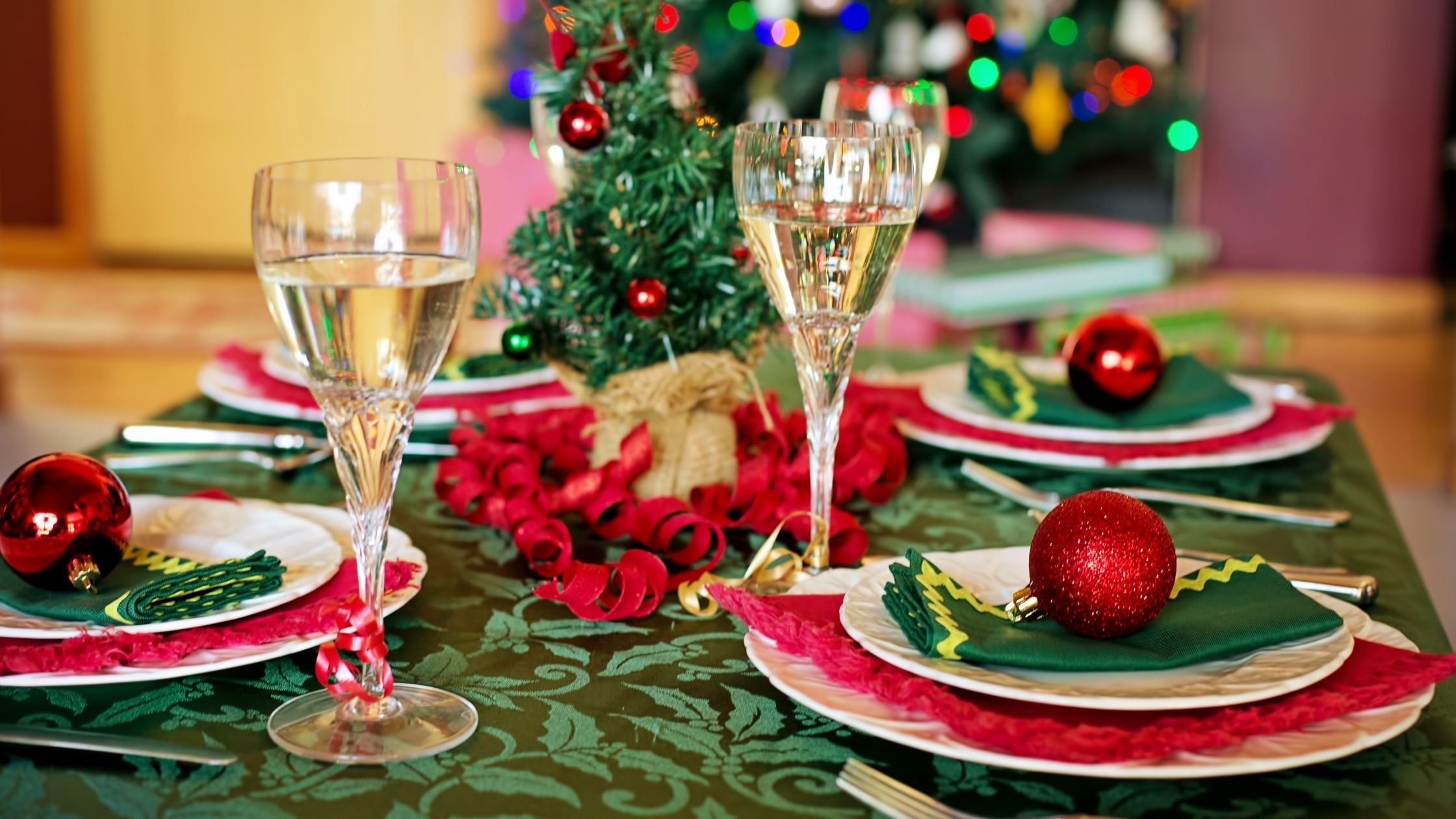 7 Creative Christmas Table Decoration Ideas to Organize a Memorable Dinner