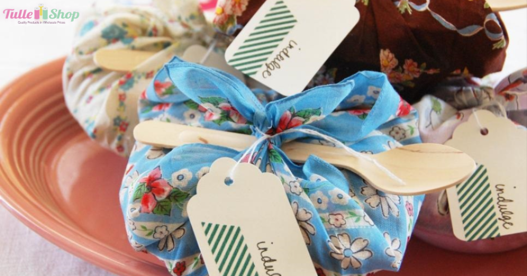 How to Make DIY Wedding Favor Bags for Your Wedding Guests